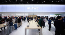 Huawei MWC 2024 Huawei Mate 60 RS ULTIMATE DESIGN Huawei FreeClip Huawei WATCH GT 4 Huawei haut de gamme Huawei innovation
