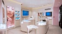 Découvrez le premier concept-store Pandora en Afrique du Nord à Casablanca et vivez une expérience d'achat unique et personnalisée.