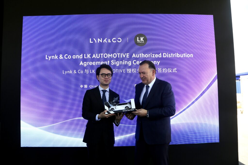 Découvrez la marque automobile Lynk & Co et ses modèles hybrides et connectés maintenant disponibles au Maroc. Profitez d'un design moderne, d'une technologie de pointe et d'un service après-vente de qualité.