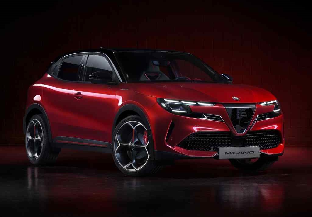 Découvrez l'Alfa Romeo Junior, un nouveau SUV compact sportif et élégant qui combine design italien, technologie de pointe et dynamique de conduite exceptionnelle. Disponible en versions hybride et électrique, la Junior est prête à conquérir le cœur des passionnés d'automobile