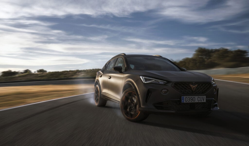 تعرف على جميع مواصفات وسعر ومراجعات CUPRA Formentor e-HYBRID، سيارة CUPRA الهجينة القابلة للتوصيل الجديدة المتوفرة في المغرب.