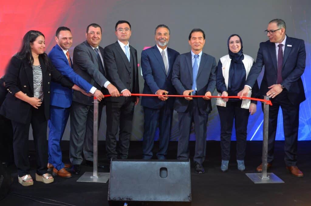 MG célèbre 100 ans d'excellence automobile avec l'ouverture du plus grand showroom au Maroc et le lancement d'une offre spéciale sur ses modèles électriques. Découvrez la gamme MG et ses véhicules innovants.