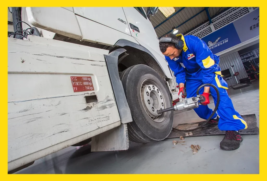 Découvrez le nouveau centre Michelin Tyres & Services à Casablanca, offrant une gamme complète de services d'entretien automobile de haute qualité pour tous vos besoins.