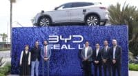 BYD أول سيارة رياضية متعددة الاستخدامات هجينة قابلة لإعادة الشحن في المغرب، وهي Seal U DM-i. يتميز هذا الطراز بأدائه العالي واحترامه للبيئة بتصميم عصري وداخلي واسع ومدى ملحوظ. اكتشف خصائصه وسعره في المغرب.