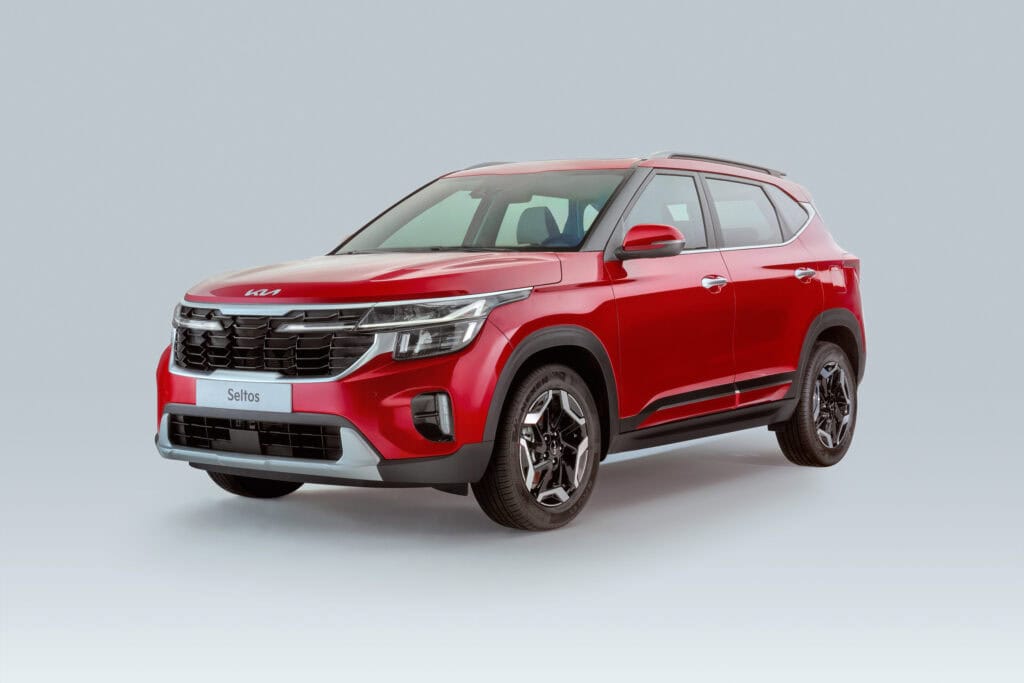 Découvrez le nouveau Kia Seltos 2024 au Maroc. Ce SUV compact revisité offre un design plus sportif et un intérieur plus technologique. Malgré une motorisation unique de 1.5L, il séduit par son confort et ses équipements