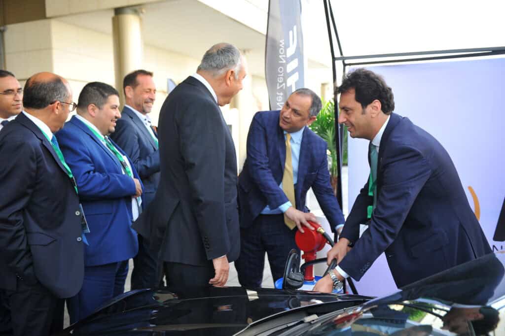 أعلنت شركة إتش آي إف جلوبال، الرائدة عالميًا في مجال الوقود الإلكتروني، عن نيتها التوسع في المغرب لإنتاج الهيدروجين الأخضر والميثانول الإلكتروني. اكتشفوا كيف يساهم هذا المشروع الثوري في الانتقال الطاقوي بالمغرب والحد من انبعاثات ثاني أكسيد الكربون.