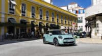Découvrez la nouvelle MINI Cooper 2024 ! Cette icône britannique allie design intemporel, technologies de pointe et performances dynamiques. Un concentré de plaisir de conduire à l'état pur.