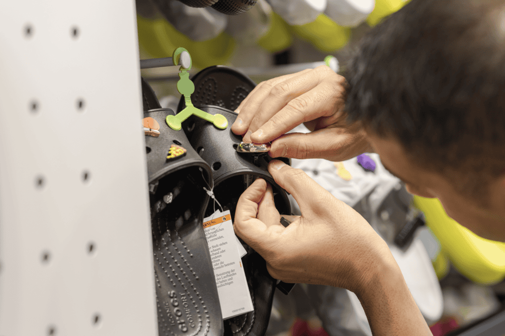Crocs ouvre son premier magasin au Maroc ! Découvrez la nouvelle boutique au Morocco Mall de Casablanca et profitez d'une large gamme de chaussures confortables et tendance pour toute la famille.