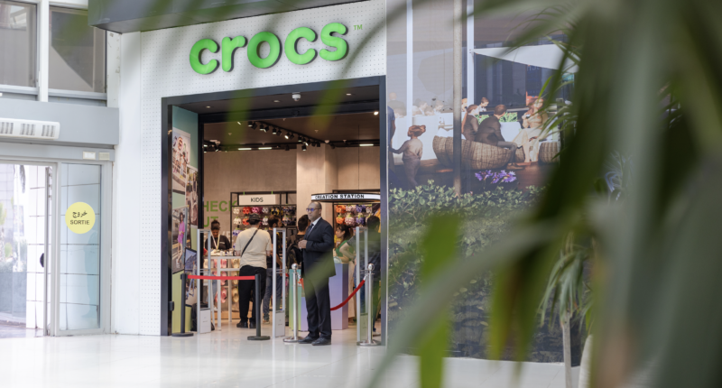 Crocs ouvre son premier magasin au Maroc ! Découvrez la nouvelle boutique au Morocco Mall de Casablanca et profitez d'une large gamme de chaussures confortables et tendance pour toute la famille