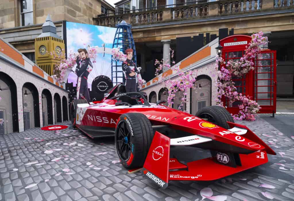 Nissan crée la surprise en remportant l'épreuve finale de la Formule E à Londres. Oliver Rowland offre une victoire d'anthologie à l'écurie nippone. Revivez cette course palpitante et découvrez les coulisses de ce succès.
