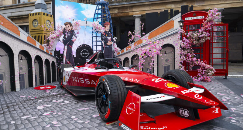 Nissan crée la surprise en remportant l'épreuve finale de la Formule E à Londres. Oliver Rowland offre une victoire d'anthologie à l'écurie nippone. Revivez cette course palpitante et découvrez les coulisses de ce succès.