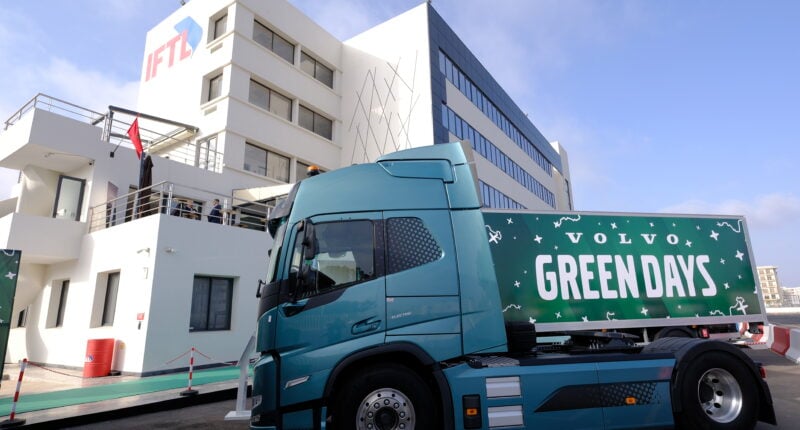 Volvo Trucks Maroc a organisé les Greendays, un événement dédié à la transition énergétique dans le transport. Découvrez comment Volvo et ses partenaires s'engagent pour un avenir plus vert et durable au Maroc.