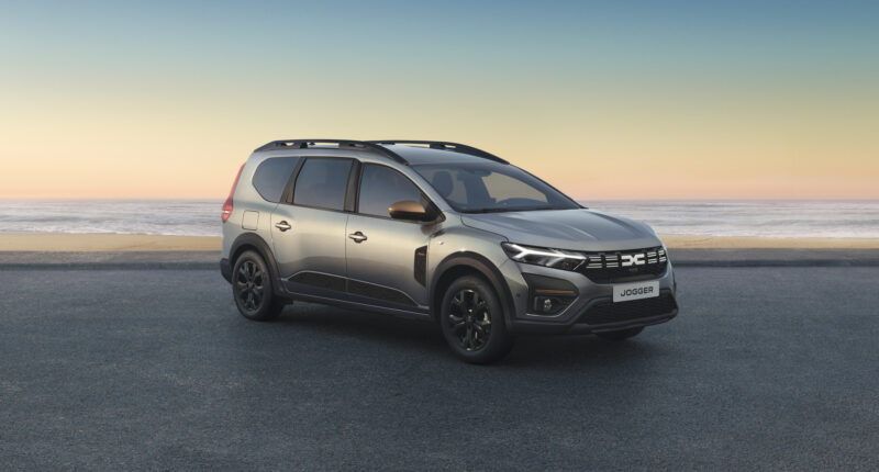 Découvrez le nouveau Dacia Jogger, un véhicule familial polyvalent fabriqué au Maroc. Avec ses 7 places, son design robuste et son rapport qualité-prix imbattable, il est idéal pour les familles à la recherche d'une voiture pratique et spacieuse.