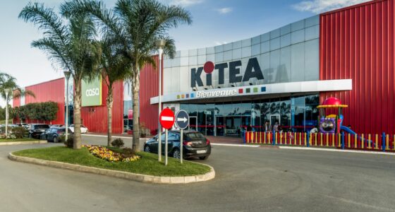 Kitéa inaugure son nouveau magasin "Géant" à Kénitra ! Découvrez un large choix de meubles et d'objets de décoration pour aménager votre intérieur. Profitez d'un espace de 4000m² et d'un parcours client optimisé.