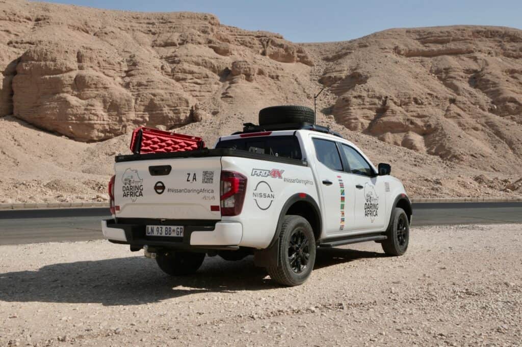 Le Nissan Navara a conquis l'Afrique lors de l'expédition Daring Africa 2024. Découvrez comment ce pick-up robuste a traversé des milliers de kilomètres et a été lancé avec succès en Égypte.
