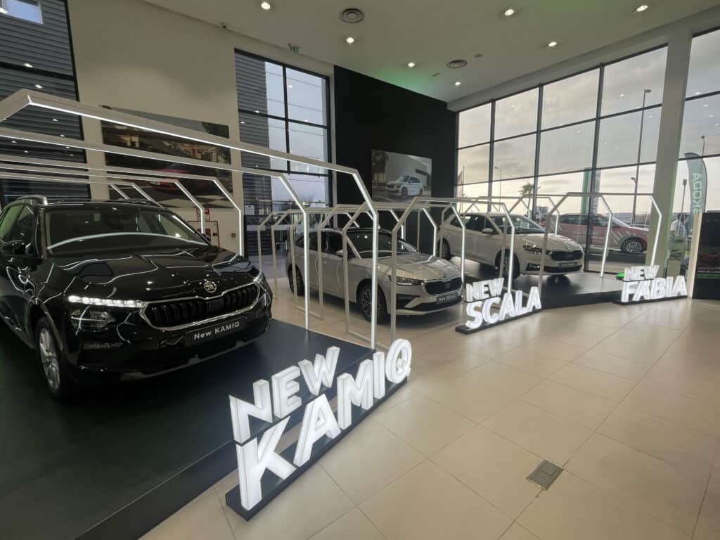 Découvrez les nouveaux modèles Skoda au Maroc : Fabia, Scala et Kamiq. Des voitures performantes, élégantes et adaptées à tous les besoins. Profitez de prix attractifs et d'offres de financement intéressantes.