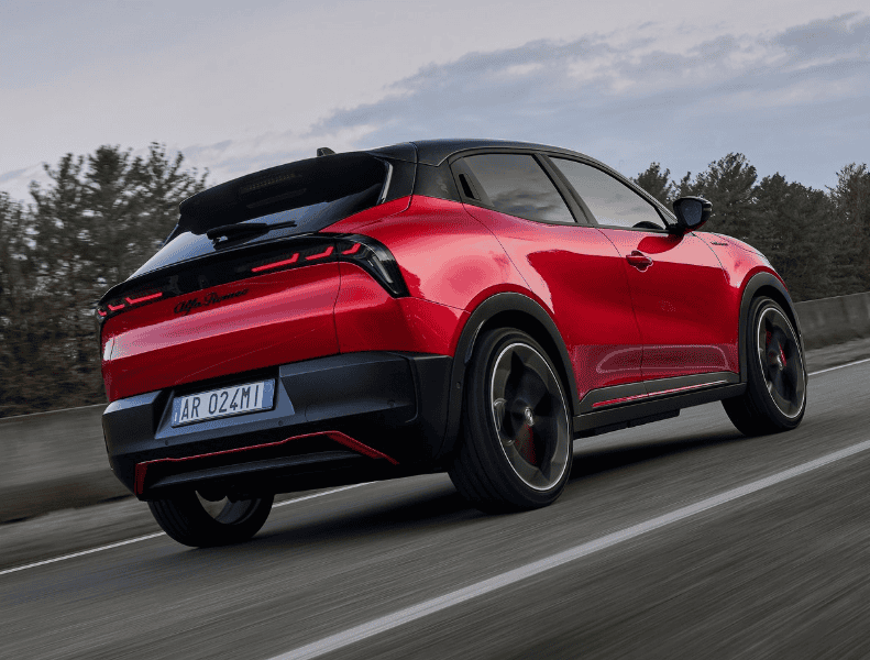 Découvrez la nouvelle Alfa Romeo Junior, un SUV compact sportif et élégant, désormais disponible au Maroc. Découvrez ses caractéristiques, ses motorisations et ses équipements.