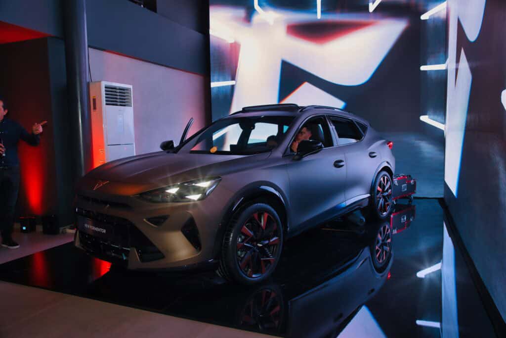Découvrez le nouveau CUPRA Formentor, lancé au Maroc avec l'inauguration du showroom CUPRA Anfa. Design audacieux, performances et technologie de pointe.
