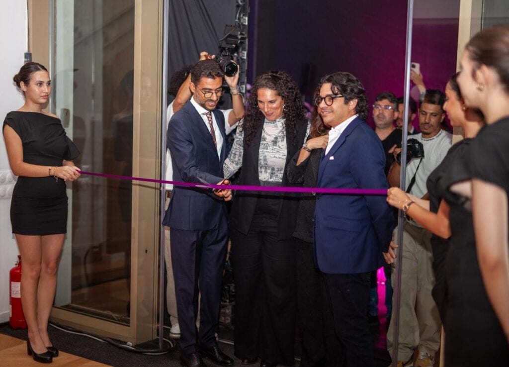 Simmons Beautyrest célèbre 100 ans (1925-2025) de sa ligne Beautyrest® et ouvre son nouveau flagship à Casablanca. Découvrez les innovations des matelas haut de gamme (ressorts ensachés, soutien morphologique).